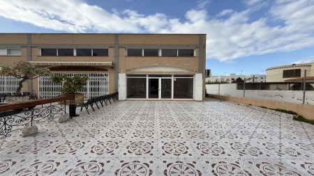 Local Comercial en Alquiler en Cala de Bou, Ibiza