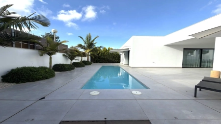 Villa adosada de lujo en Ses Torres con piscina, ascensor y garaje privado