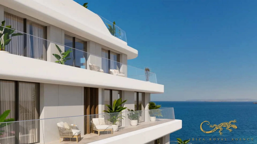 Vista principal de The One by Elements, edificio residencial boutique situado directamente frente a Playa d’en Bossa.
