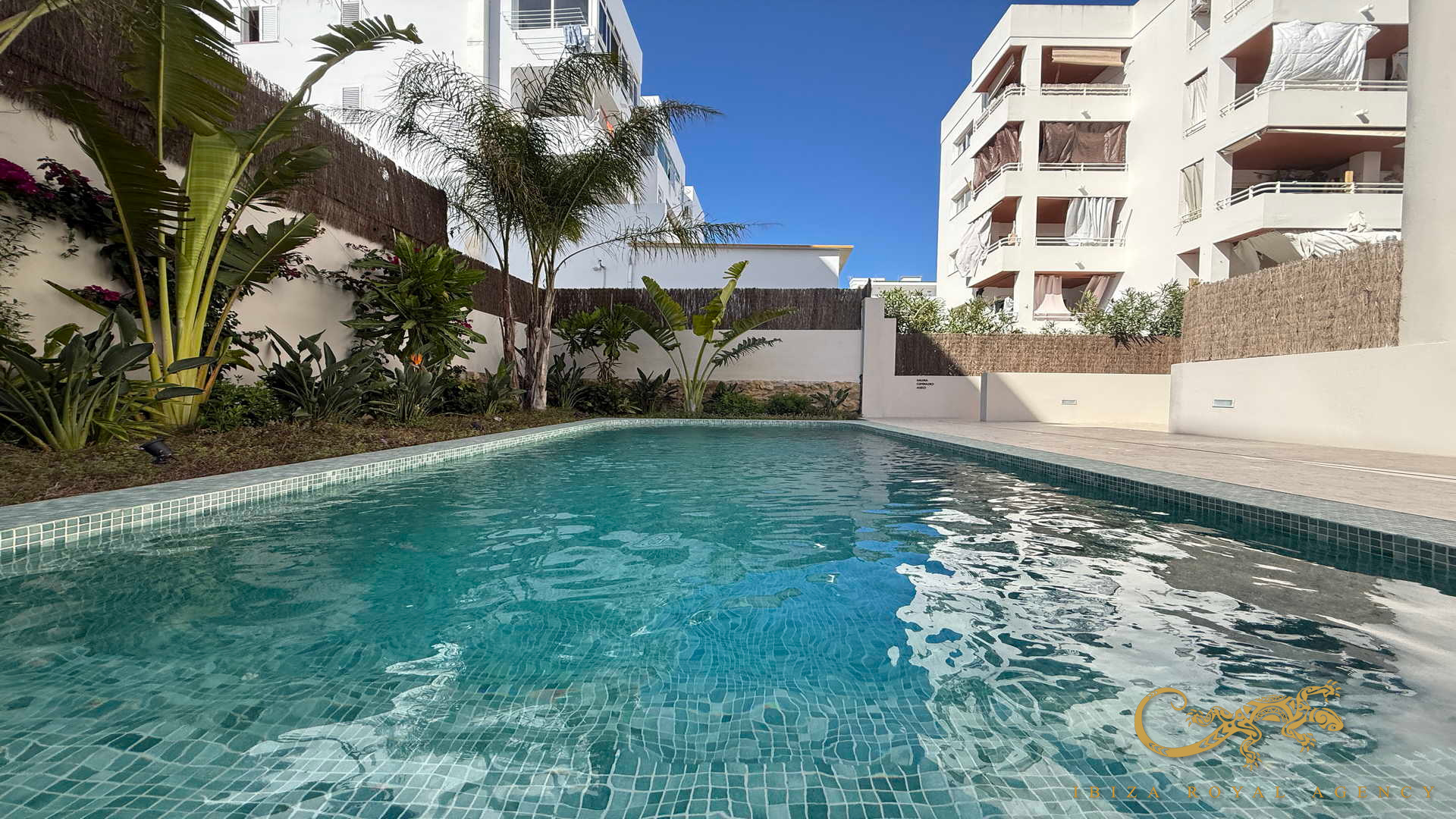 Alquiler anual en Es Viver con piscina comunitaria