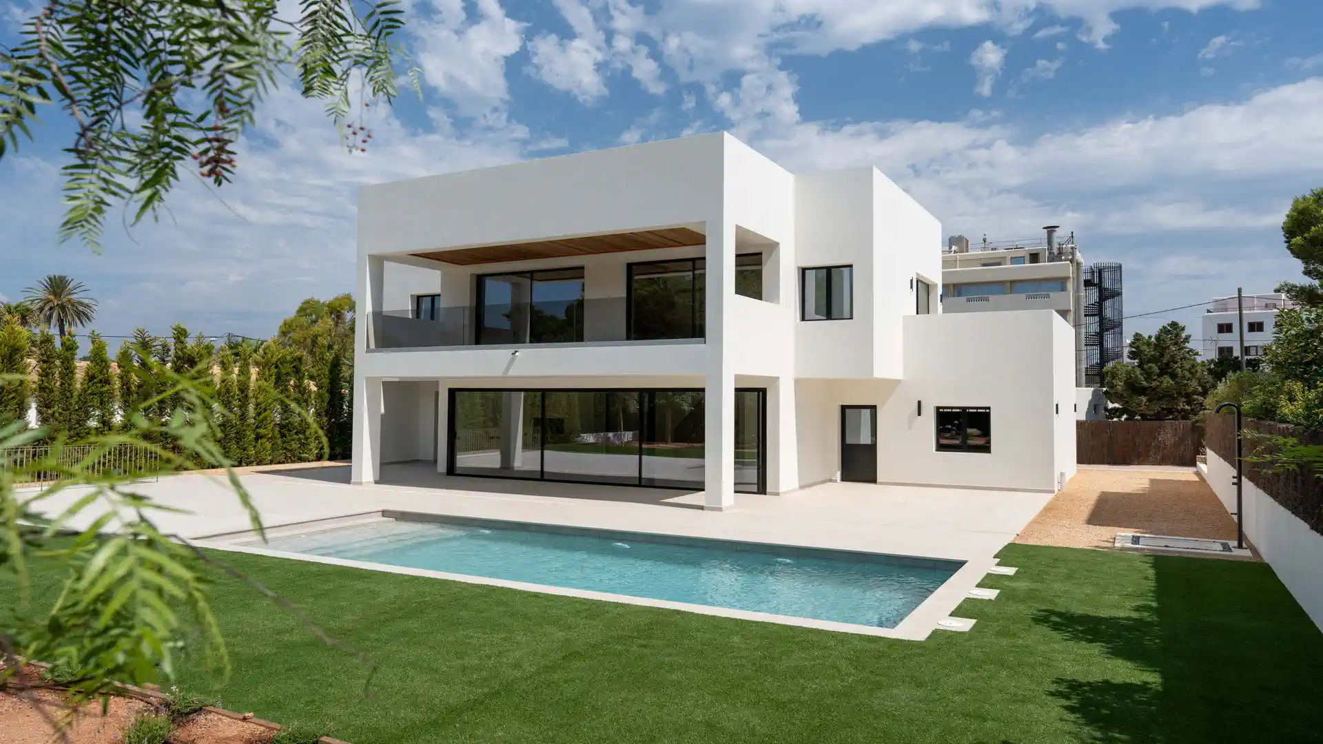 Villa de obra nueva en Cala Martina con piscina privada